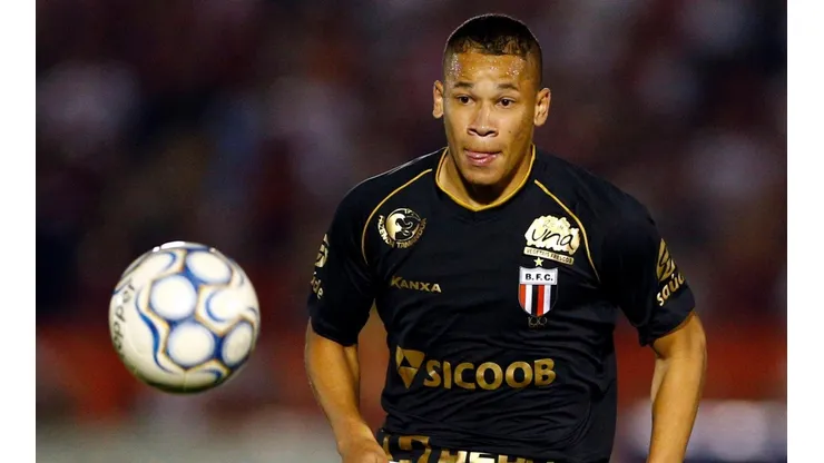 Foto: Thiago Calil/AGIF - Caio Dantas assinará com o Cruzeiro até dezembro, mas poderá tê-lo estendido por mais quatro temporadas em caso de acesso