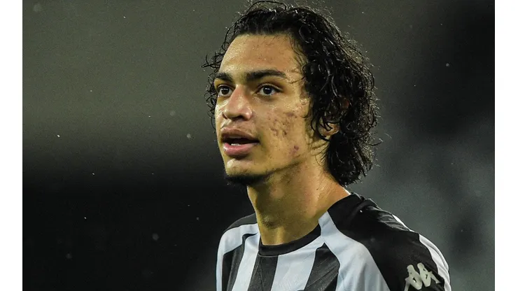 Botafogo consegue liberação da CBF para ter Matheus Nascimento na semifinal; Veja