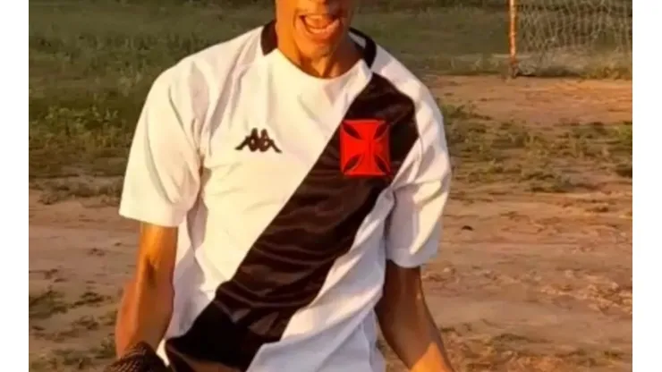 O 'Luva de Pedreiro' se declarou torcedor do Vasco; influencer tem conquistado a internet nas últimas semanas