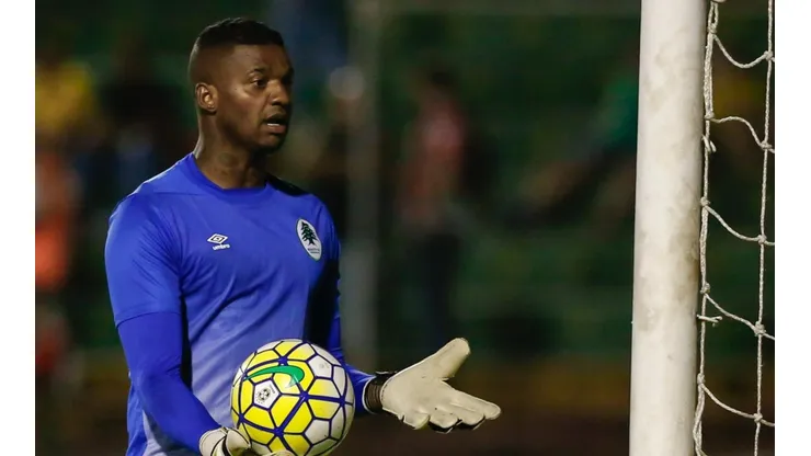 Foto: Marcello Zambrana/AGIF - Felipe deve defender equipe que já disputou a Libertadores