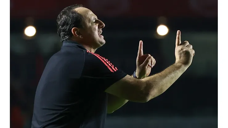 Rogério Ceni não tem aproveitado o jogador no São Paulo (Foto: Marcello Zambrana/AGIF)