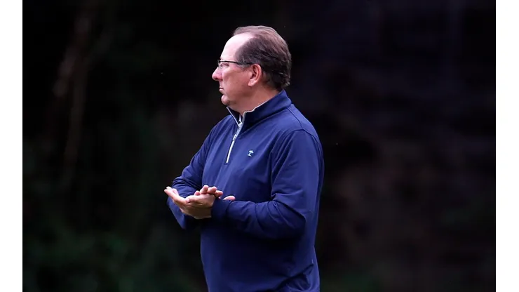 Após desistência de Palmeiras, John Textor é avisado e Botafogo vai em busca de centroavante