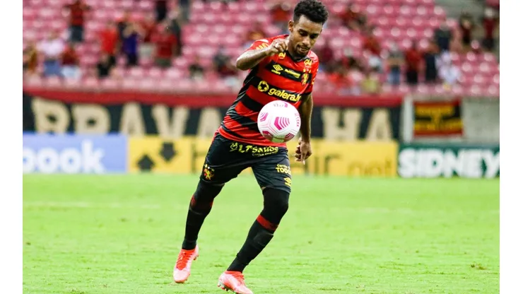 Rafael Vieira/AGIF. Ewerthon decidiu clássico contra o Náutico com gol na vitória por 2 a 1.