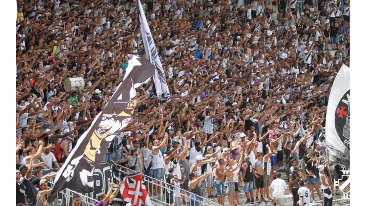 Matheus Lima/Vasco - Torcida lotou o São Januário