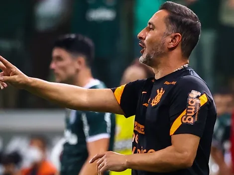 “Está jogando com nome faz tempo”; torcida do Corinthians quer saída de medalhão do time titular de Vitor Pereira
