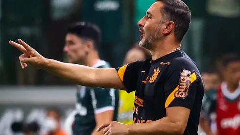 Vitor Pereira está tendo o apoio da torcida do Corinthians (Foto: Marcello Zambrana/AGIF)
