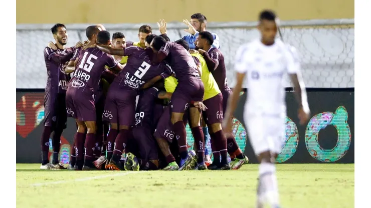 Foto: Thiago Calil/AGIF - Ferroviária e Santos empataram em 3 a 3 pelo Campeonato Paulista