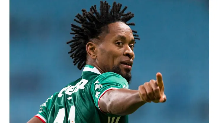 Foto: Jeferson Guareze/AGIF - Zé Roberto roubou a cena em camarote do Allianz na vitória do Palmeiras diante do Corinthians