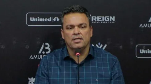 Foto: (Flickr Oficial Atlético-GO/Bruno Corsino/ACG) - Adson Batista apresenta novidade no Dragão