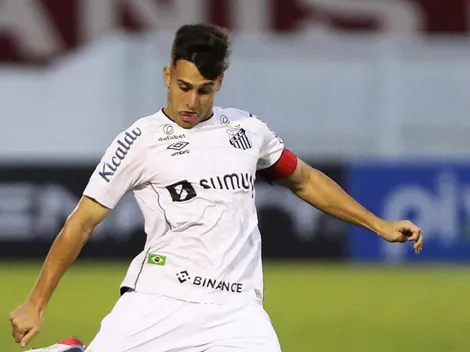 “Vacilo da diretoria”; Sandro deixa o Santos e assina com rival da Série A; torcida polemiza na web