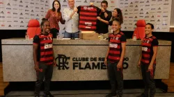 "Elas jogam"; Flamengo anuncia projeto e patrocínio com Mercado Livre para o futebol feminino