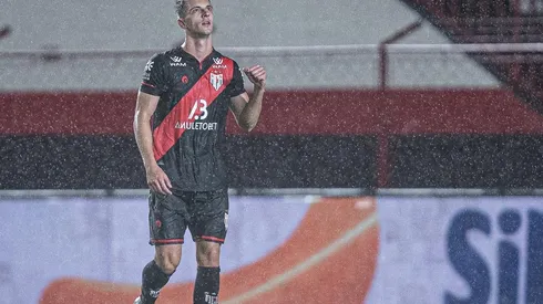 Foto: Heber Gomes/AGIF - Shaylon celebrou os dois gols marcados contra o Nova Venécia-ES