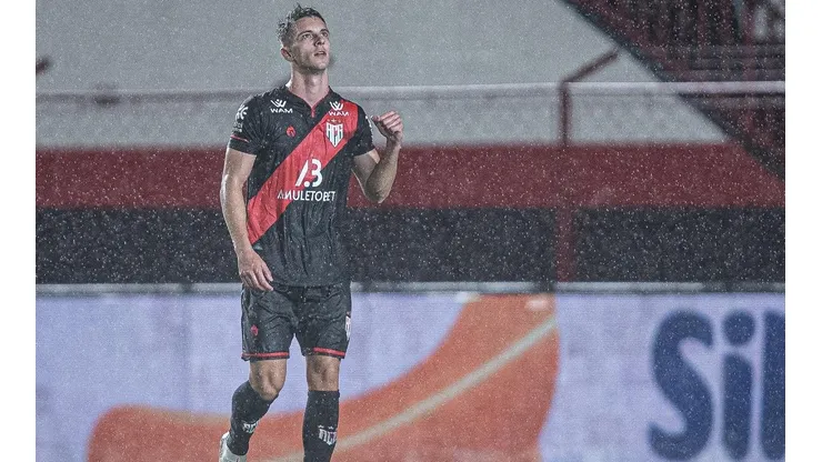 Foto: Heber Gomes/AGIF - Shaylon celebrou os dois gols marcados contra o Nova Venécia-ES