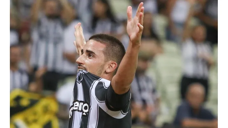 Foto: Pedro Chaves/AGIF - Thiago Galhardo: defendeu o Ceará em 2019