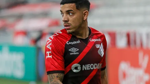 Foto: Gabriel Machado/AGIF - Athletico quer repetir Terans e espera fechar com meia do Peñarol