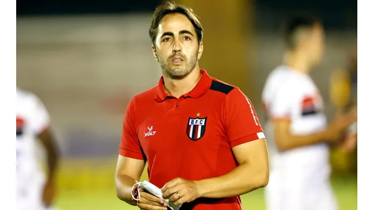 Foto: Thiago Calil/AGIF | Leandro Zago confia no retrospecto da equipe em duelos fora de casa nesta temporada