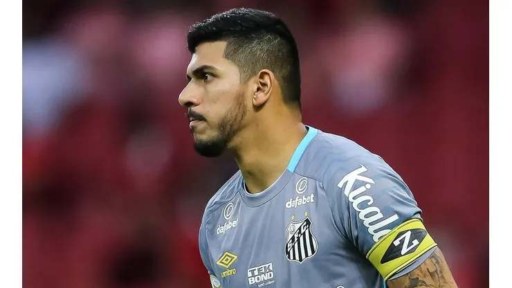 Foto: Pedro H. Tesch/AGIF - João Paulo optou por ficar no Santos depois de receber proposta do Flamengo