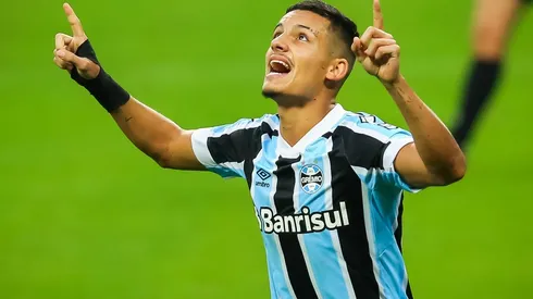 Foto: Pedro H. Tesch/AGIF - Ricardinho pode voltar ao Grêmio no meio do ano