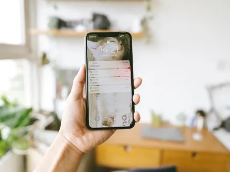 Apple economiza mais de R$ 30 bilhões após vender iPhones sem carregador