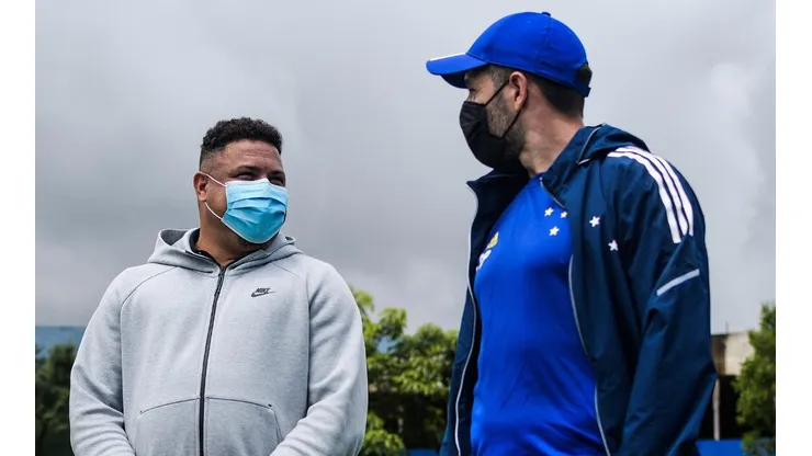 - A nova gestão do Clube quer se manter em um orçamento para a contratação do atacante