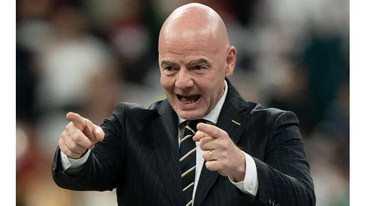 Foto: Tnani Badreddine ATPImages/Getty Images - Romildo Bolzan acionou à Fifa (presidente Gianni Infantino na foto) para que Porto pague por dívida de Pepê