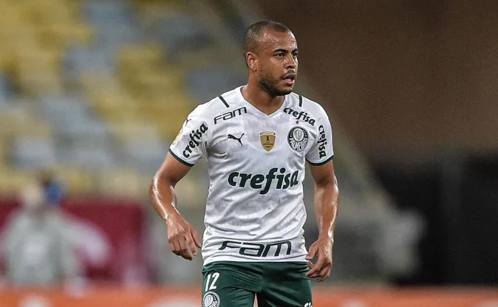 Mayke lateral-direito do Palmeiras