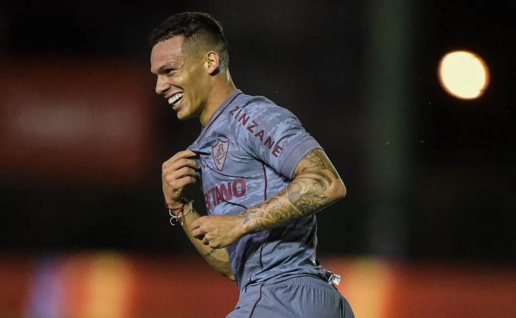 Calegari tem contrato no Fluminense até o fim de 2025, mas está sendo emprestado para Famalicão-POR- Foto: Thiago Ribeiro/AGIF