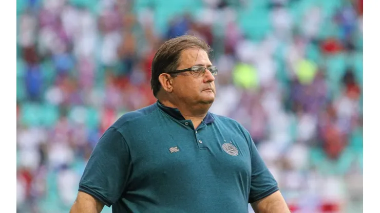 Foto: Renan Oliveira/AGIF - Guto Ferreira "esqueceu" goleiro campeão do Nordeste