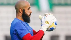 Foto: Luiz Erbes/AGIF - Danilo Fernandes foi o principal atingido em ataque com explosivos de torcedores do Bahia