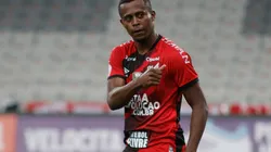 Foto: Gabriel Machado/AGIF - Carlos Eduardo: de saída do Athletico