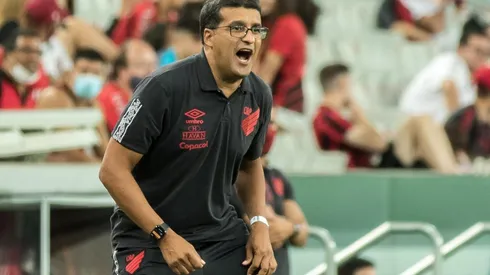 Foto: Robson Mafra/AGIF - Wesley Carvalho minimizou o resultado do Athletico pelo estadual