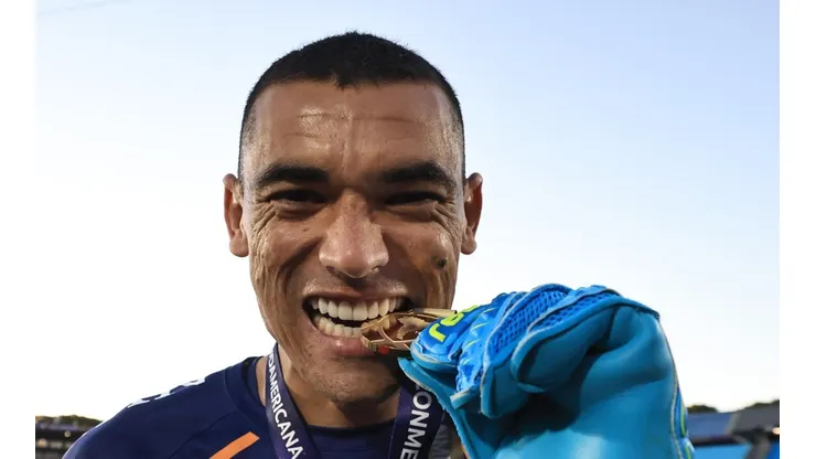 - Santos, goleiro do CAP