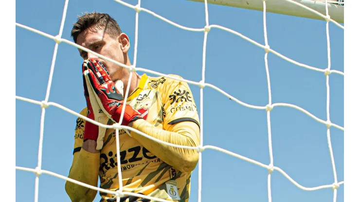 Foto: (Jorge Rodrigues/AGIF) - Georgemy, goleiro do Vila Nova, quer evitar uma nova surpresa neste sábado (12)
