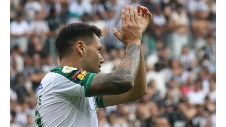 Atacante atuou pelo América-MG em 2021; neste ano, mal chegou a outro Clube do Brasil e já pediu para ir embora