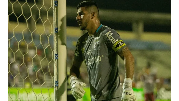 Aldo Carvalho/AGIF/ "Fui procurado"; João Paulo desperta interesse do Flamengo e empresário comenta sobre situação do goleiro.