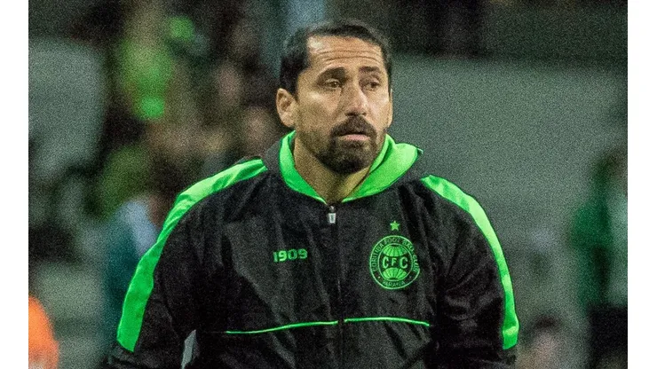 Foto: (Robson Mafra/AGIF) - Gustavo Morínigo perdeu dois pilares do Coritiba por conta de problemas musculares