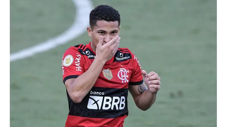Foto: Thiago Ribeiro/AGIF - João Gomes ganha novo parceiro no meio-campo do Fla