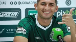 Foto: (Site Oficial Goiás/Rosiron Rodrigues) - Danilo Barcelos falou pela primeira vez como jogador do Goiás nesta sexta (11)