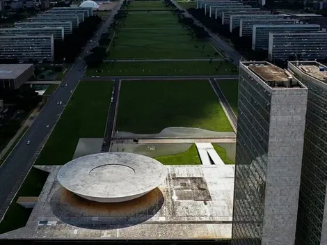 Distrito Federal: governador anuncia a liberação de máscaras em espaços fechados