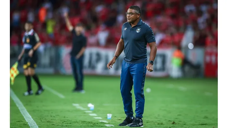 Jogadores que não estão nos planos de Roger Machado podem pintar na Chapecoense