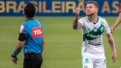 Robson Mafra/AGIF - Zagueiro reclamando com a arbitragem