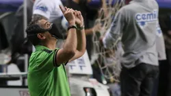 Fernando Moreno/AGIF - Treinador em partida contra o Fortaleza