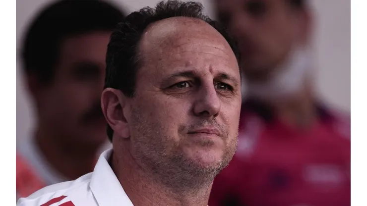 - É a primeira vez que o volante fica a disposição para o técnico