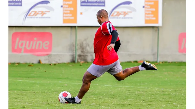 Rafael Vieira/AGIF - Walter, ex-atacante do Santa Cruz
