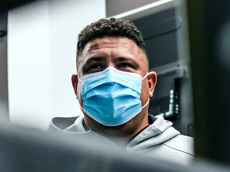 NA CARA DURA! Vasco vê Ronaldo entrar em disputa por zagueiro do Santos