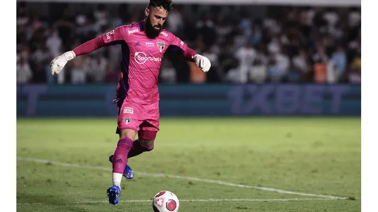 Ettore Chiereguini/AGIF. Sem espaço no Santos, Jandrei foi negociado ao Tricolor Paulista após temporada questionável de Tiago Volpi.