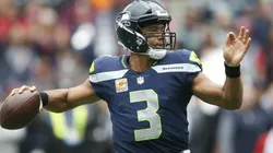 Foto: Getty Images - Russell Wilson em dia que teve uma atuação memorável contra o Houston Texans