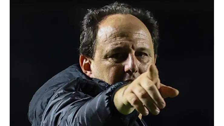 Foto: Marcello Zambrana/AGIF - Ceni tenta convencer o atacante a jogar no São Paulo.