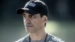 - Fabián Bustos é o novo treinador do Peixe