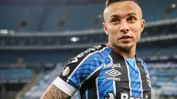 Foto: Pedro H. Tesch/AGIF | Everton Cebolinha é passado no Flamengo